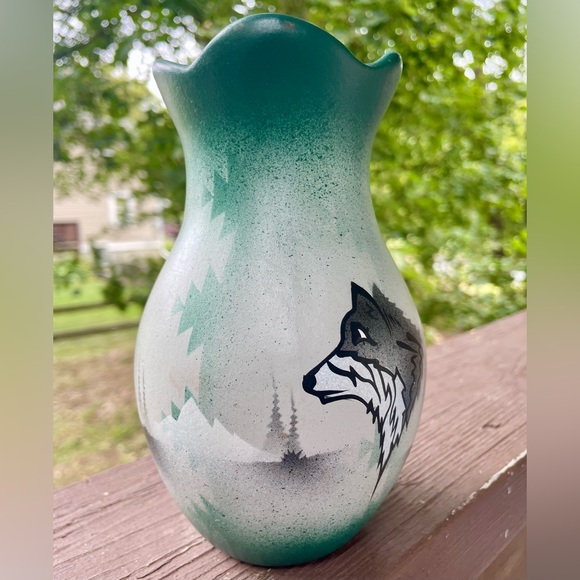 Signed Native American Hand Painted Pottery Vase Cedar Mesa 6.75” Wolves Theme - Picture 1 of 7